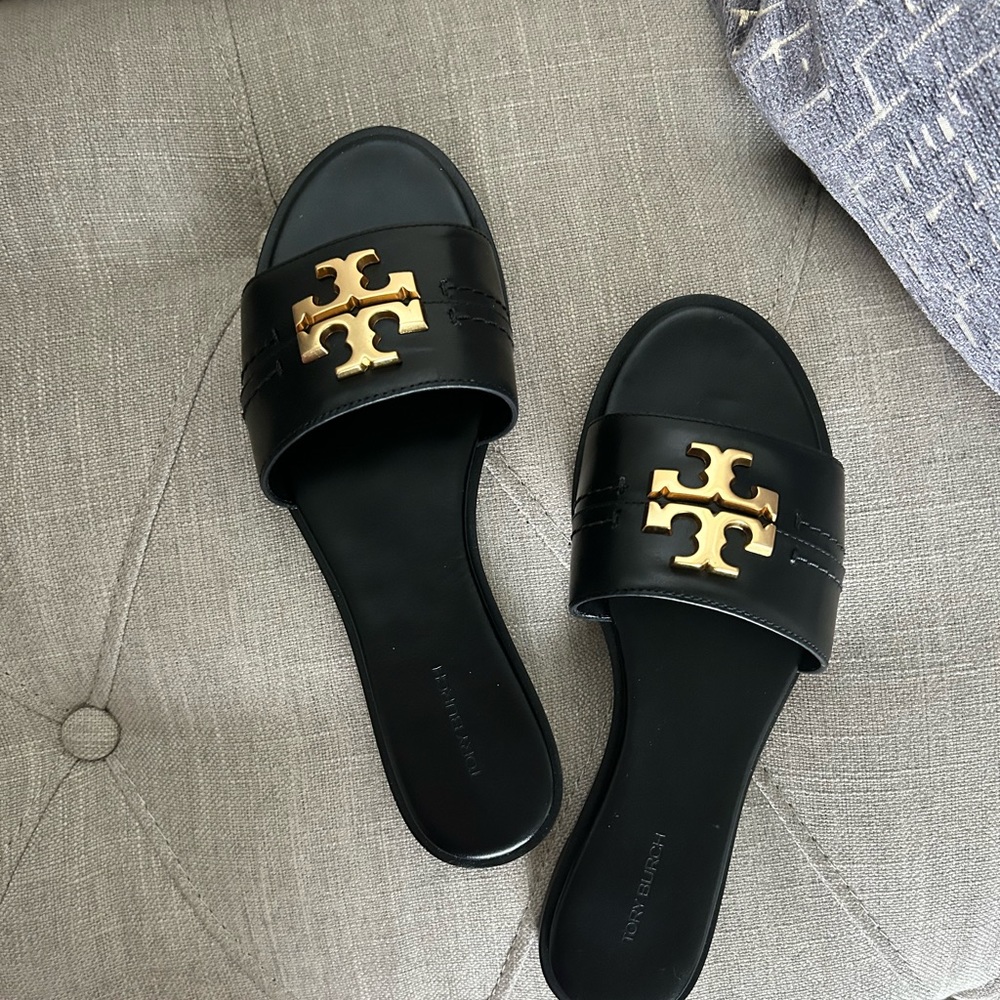 Black Tory Burch slides